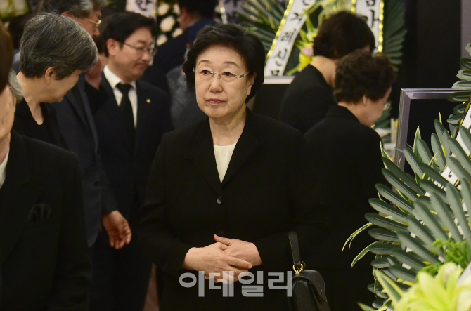 [포토]故 이희호 여사 빈소 찾은 한명숙 전 총리