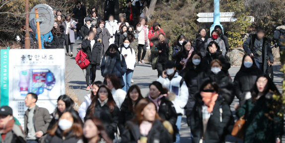 서울시 필기시험 동시실시…지방직 공무원 경쟁률 10:1로 뚝