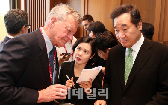 매년 시의적절한 주제, 각계 호평·축하 쇄도