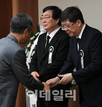 김홍걸 “北조문단 바랐지만…조의문·조화도 최대한의 예우”