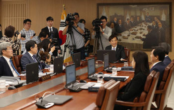 국가통계위 경기정점 판단할까…금리인하 주장 확산 '주목'