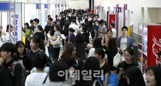 [위기의 대학]2년 뒤 70곳 폐교위기…`벚꽃 피는 순서로` 문 닫을라