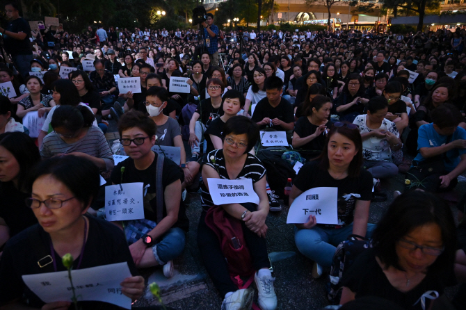 홍콩 100만 시위에 한발 물러선 中…시진핑이 잃은 3가지