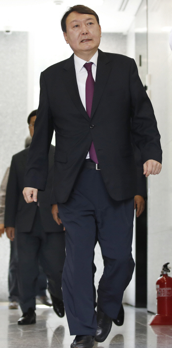 '강골 칼잡이' 윤석열, 검찰총장 후보자 지명