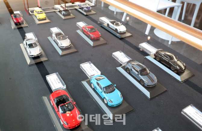 [포토]'포르쉐 스튜디오 청담'에서 만나볼 수 있는 미니어쳐 포르쉐
