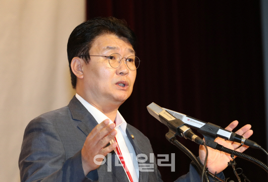 한국당 “테슬라·I3도 혈세지원…전기차 보조금제 손질해야”