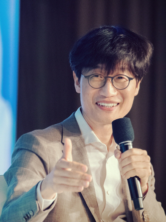 이해진 "네이버 사내 호칭, '선배님' 가장 선호"