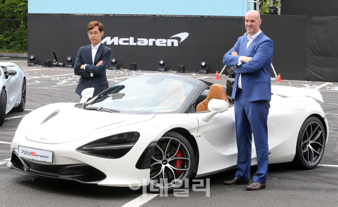[포토]경량화를 통해 더욱 강력해진 슈퍼카 '맥라렌 720S 스파이더'