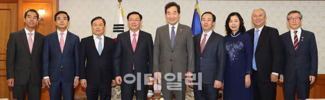 [포토]브엉 딩 후에 베트남 부총리 일행 접견하는 이낙연 국무총리