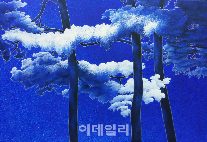 [e갤러리] 깊고 푸른 밤, 푸르러 허연 빛…윤영란 '타임'