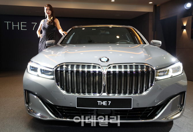[포토]BMW 뉴 7시리즈, 이전 모델보다 50% 가량 커진 키드니 그릴