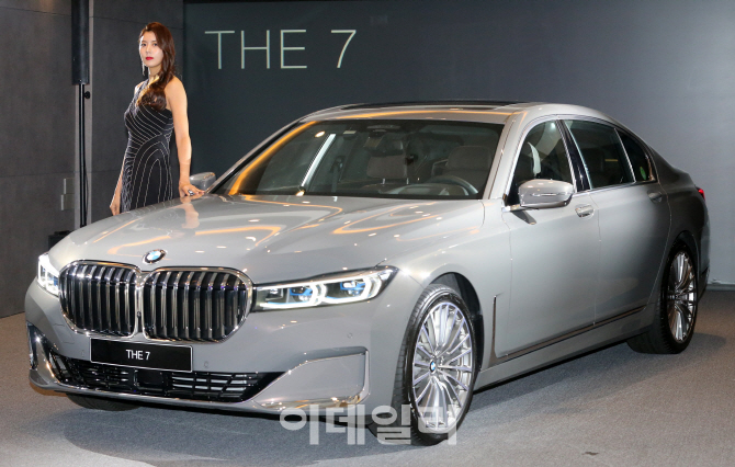 [포토]베일 벗은 BMW 뉴7 시리즈
