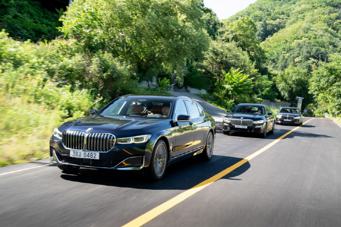 BMW 플래그십 ‘뉴7시리즈’ 공개..“럭셔리 클래스 키운다”