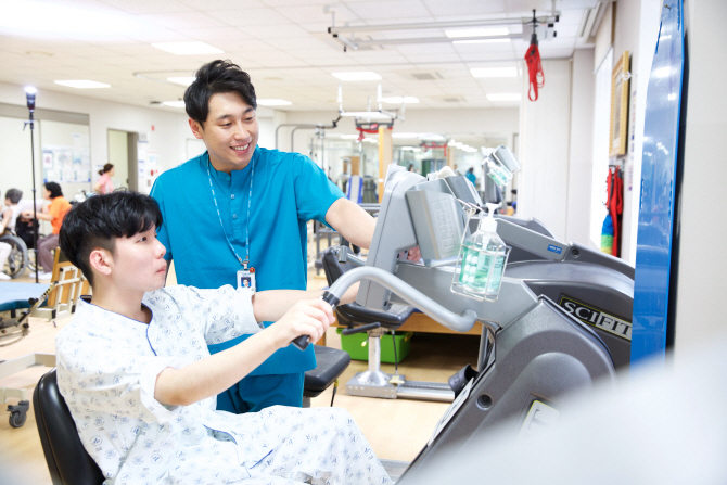 성인 뇌성마비 환자 근감소증 유병률 ‘심각’···꾸준한 재활치료 병행해야