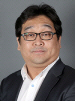  스스로 변화하려는 사람이 없다