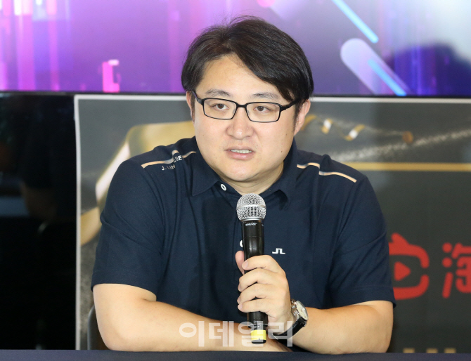 [포토]조웬웬 타오바오LIVE 대표, '한국 타오바오 라이브 방송기지 인증 현판식' 참석