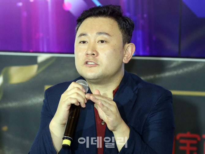 [포토]인사말하는 강형준 맥스타8 대표