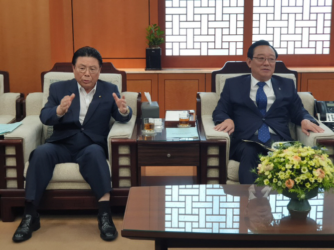 황교안, 한선교 사퇴 11일 만에 '친박 박맹우' 사무총장 발탁