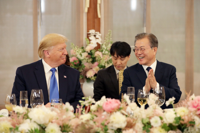트럼프, 韓서도 폭풍 트윗…·G20·미중 무역협상 등 성과과시