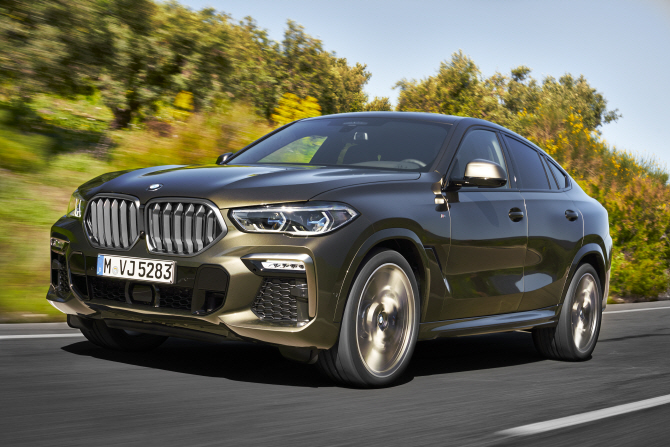 BMW, 얼굴 바꾼 3세대 'X6'…"더 커지고 넓어졌다"