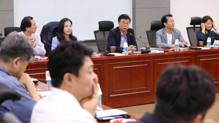 정치혁신위·인재영입위…한국당, ‘총선’ 향해 띄웠지만 난항