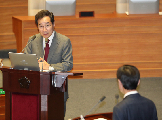 이낙연 총리 "확장재정 필요성 어느정도 합의, 적극적 예산 편성"