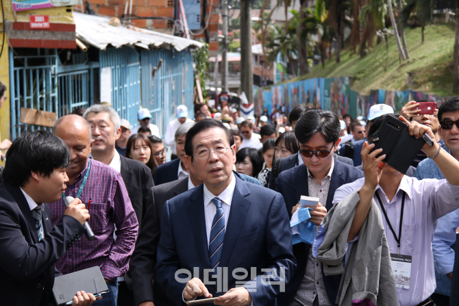 박원순 “서울 산동네에 에스컬레이터 도입해 관광지로”