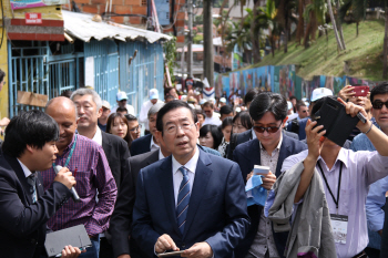 박원순 “서울 산동네에 에스컬레이터 도입해 관광지로”