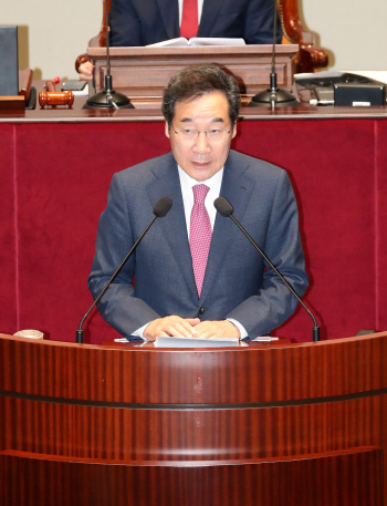 이낙연 총리 “최저임금 2.87%, 경제 사정 감안…노사 표결 다행”