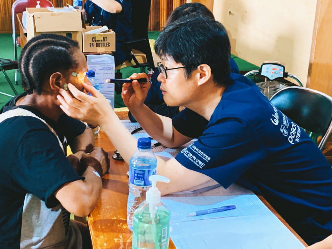 포스코인터, 인니 파푸아주서 의료봉사활동 진행