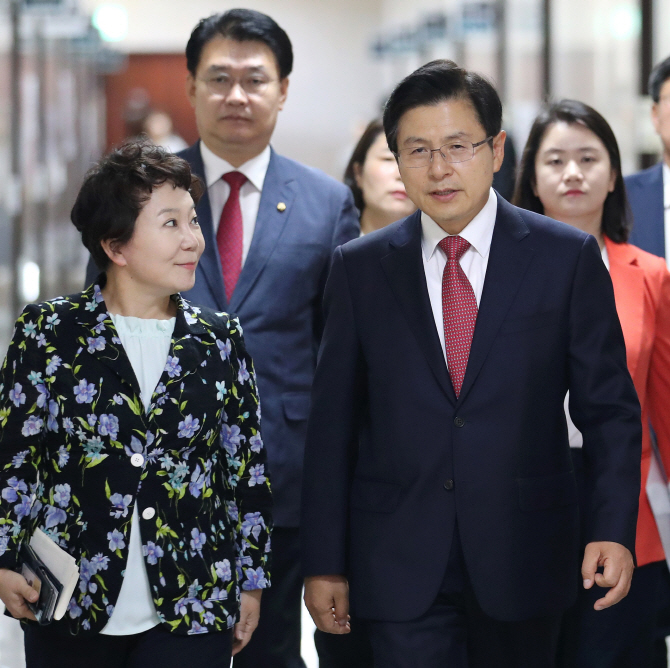 정미경 "文, 세월호 한 척 갖고 이겨" 망언 조짐에 황교안 "그대로 이해"