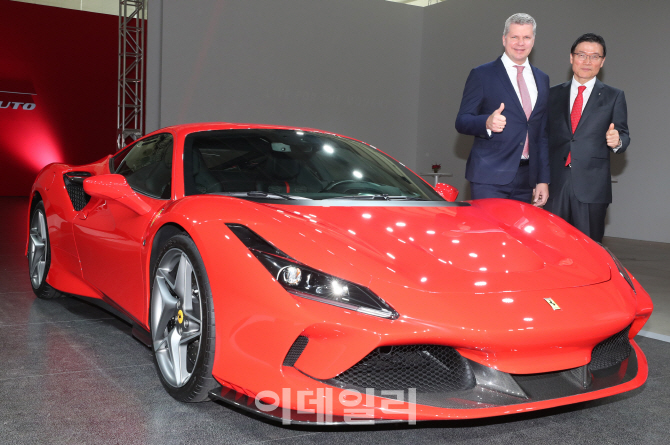 [포토]V8 터보엔진을 장착한 페라리 F8 트리뷰토