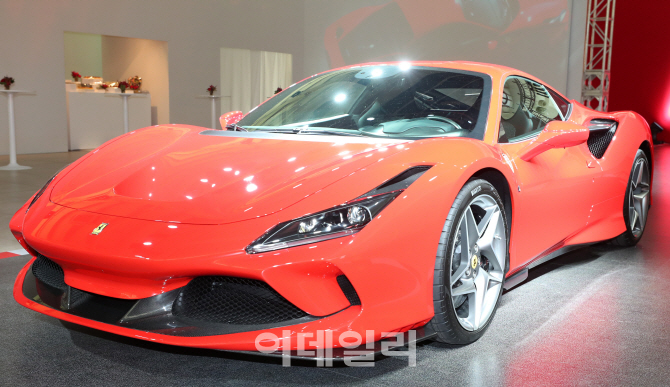 [포토]V8 터보엔진을 장착한 페라리 F8 트리뷰토