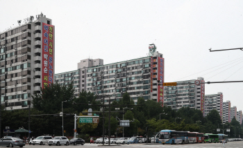 기준금리 인하…1118조 부동자금, 부동산시장 유입되나