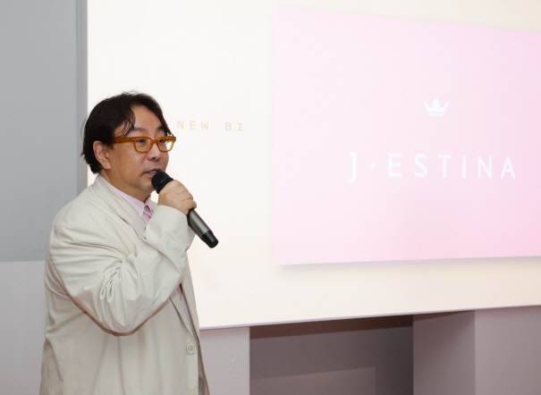 정구호 손길 닿은 제이에스티나, 내년 흑자 전환 노린다