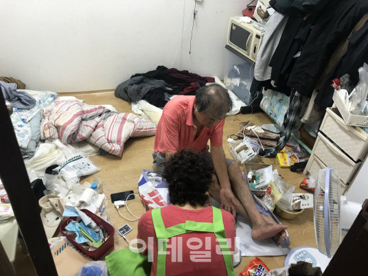 "끼니때 밥 챙겨먹게 돼 다행"…취약계층 돕는 돌봄SOS센터