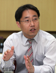 [목멱칼럼]'백가쟁명'의 가치 앞세우던 조국