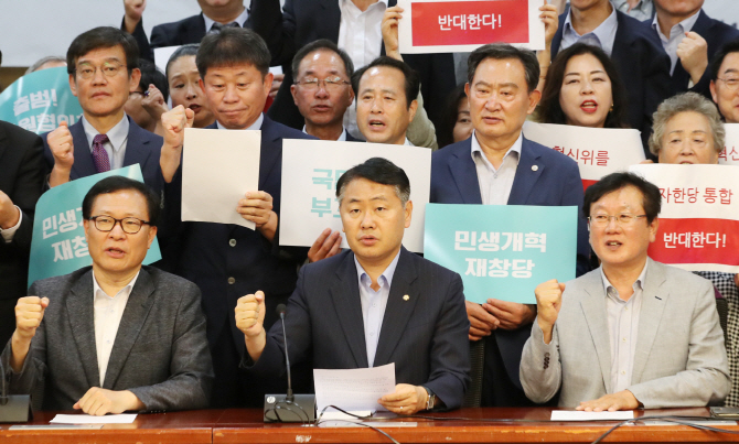 이번엔 당권파 세몰이, 김관영 "劉, 3번이냐 2번이냐·安, 빨리 귀국하라"