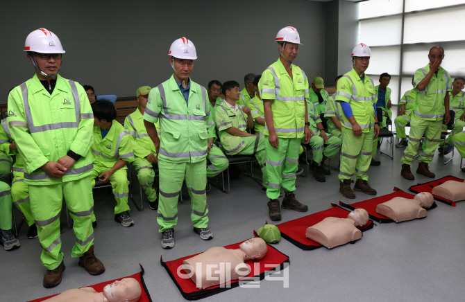 [포토] 작업중 응급상황엔 골든타임이 중요
