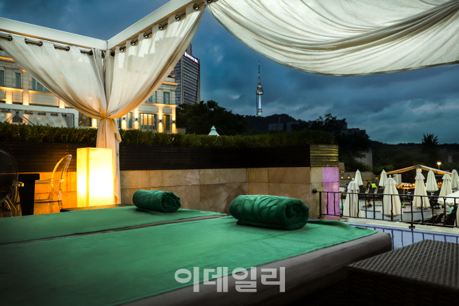 [포토] 반얀트리, '서머 나잇 인 카바나' 프로모션