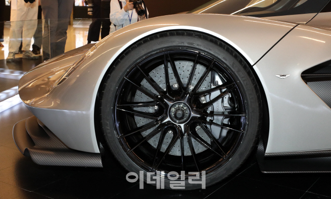 [포토]'애스터마틴 발할라(VALHALLA)'의 휠타이어