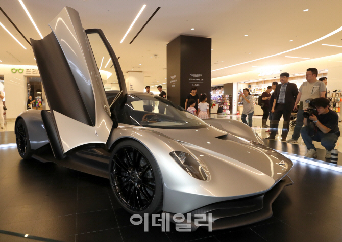 [포토]코엑스에 전시된 애스터마틴의 하이퍼카 '발할라'