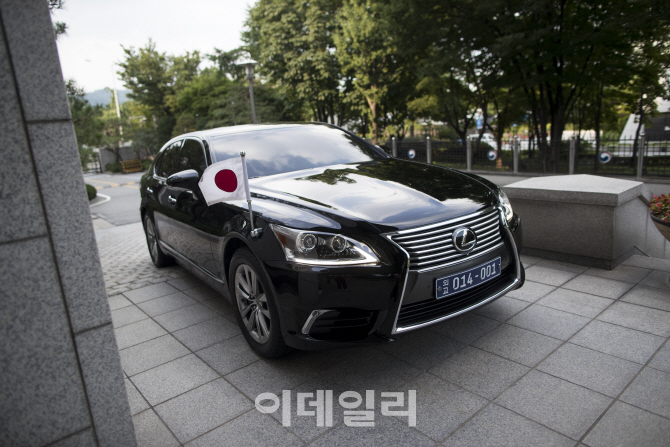 [포토] 외교부 도착하는 주한 일본대사 차량