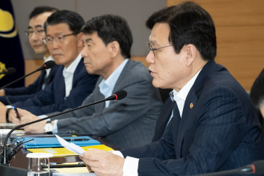 최종구 “일본계 자금 이탈 가능성 작아…대응 문제없다”