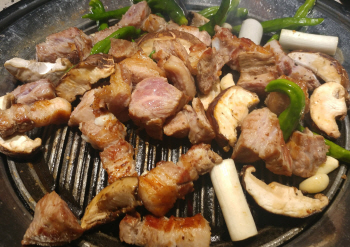  고수 청담점, 8가지 특제 소스에 먹는 맛