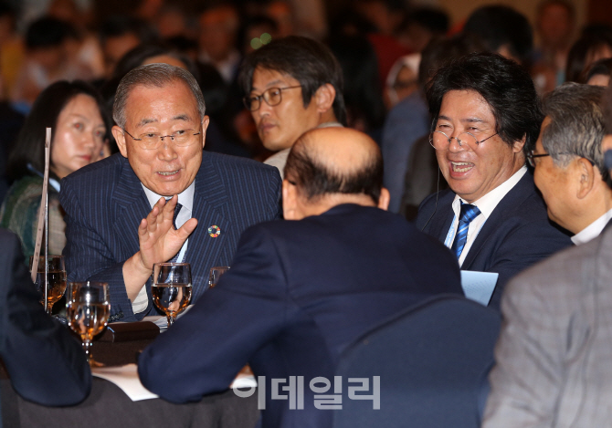 [포토] 반기문, 원아시아 컨벤션 기조강연