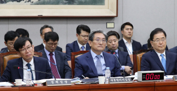 靑3실장 출석 운영위 13시간 끝 종료…경제·안보 불안 확산 차단 총력