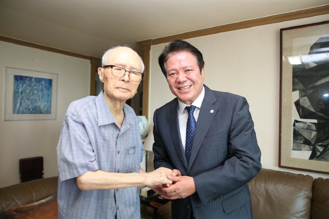 ‘광복 74주년’ 최대호 안양시장 ‘광복절’ 의미 되새긴다