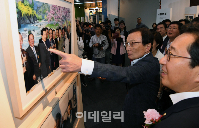 [포토]이해찬 대표, “그리운 故 김대중·노무현, 한반도 평화시대 연 분들”