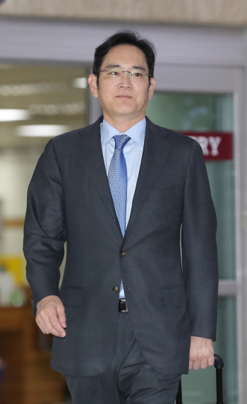 국정농단 대법 선고 `설왕설래`…8월? 9월? 혹 해 넘길까